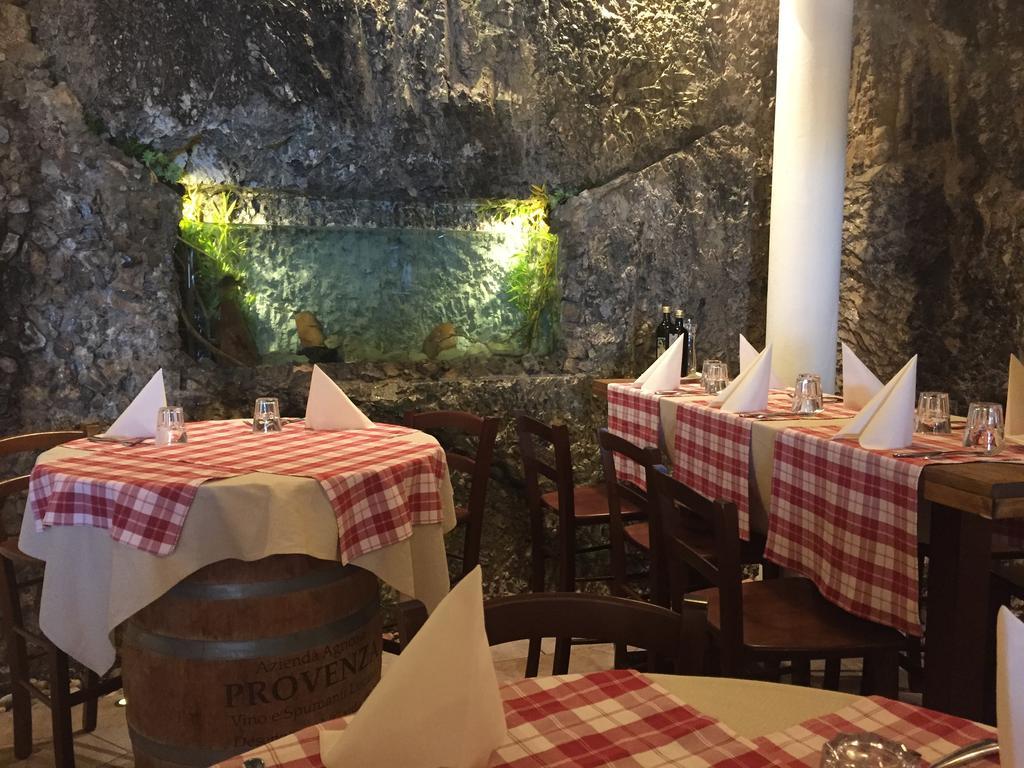 Albergo Ristorante Montebaldo Limone sul Garda Esterno foto