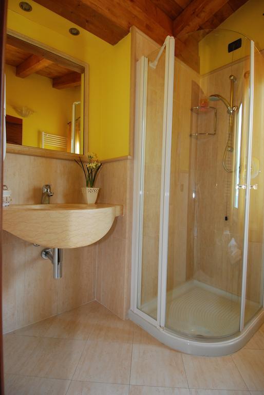 Albergo Ristorante Montebaldo Limone sul Garda Camera foto