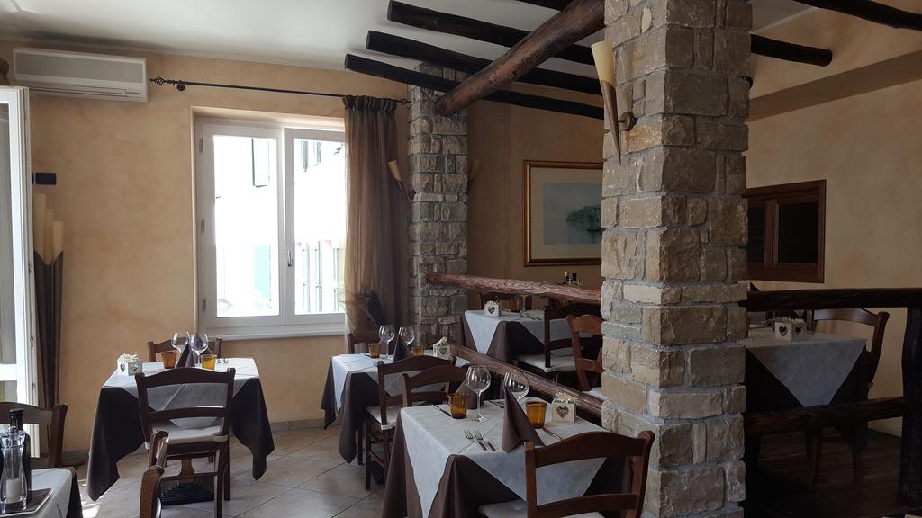 Albergo Ristorante Montebaldo Limone sul Garda Esterno foto