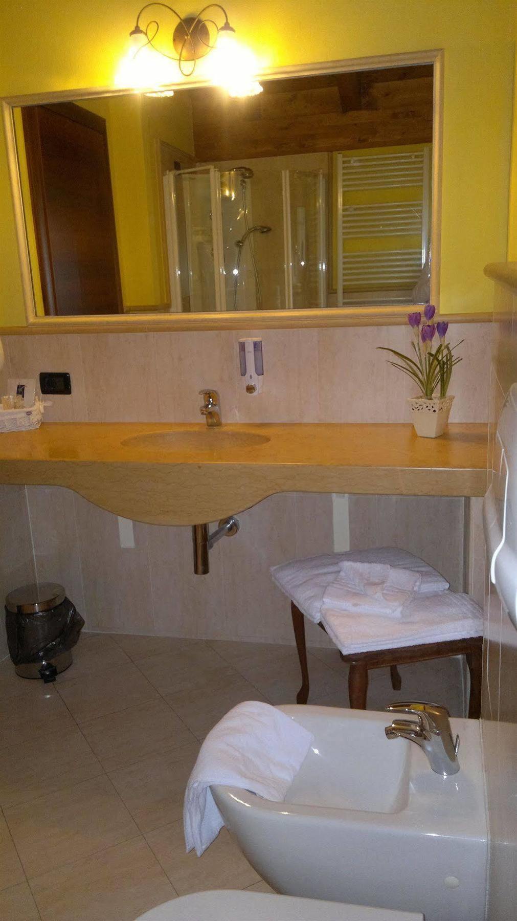 Albergo Ristorante Montebaldo Limone sul Garda Esterno foto
